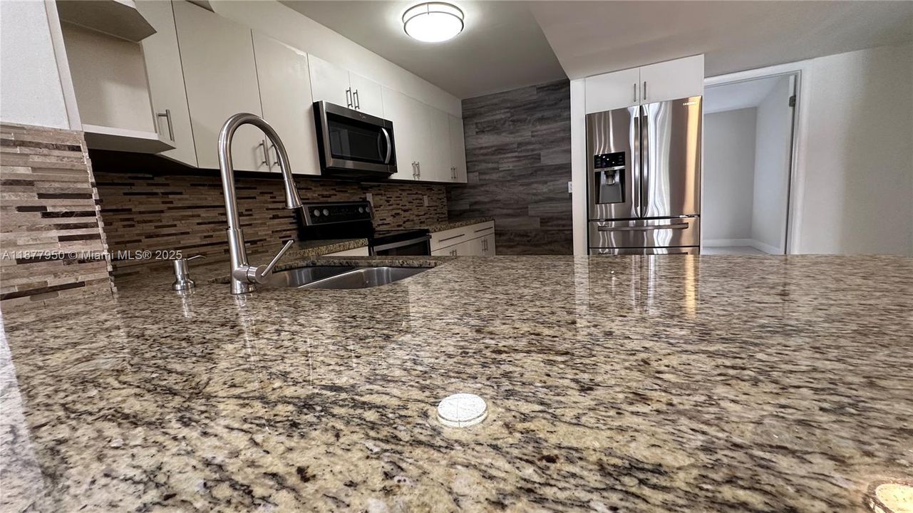 Недавно арендовано: $3,400 (3 спален, 2 ванн, 1714 Квадратных фут)