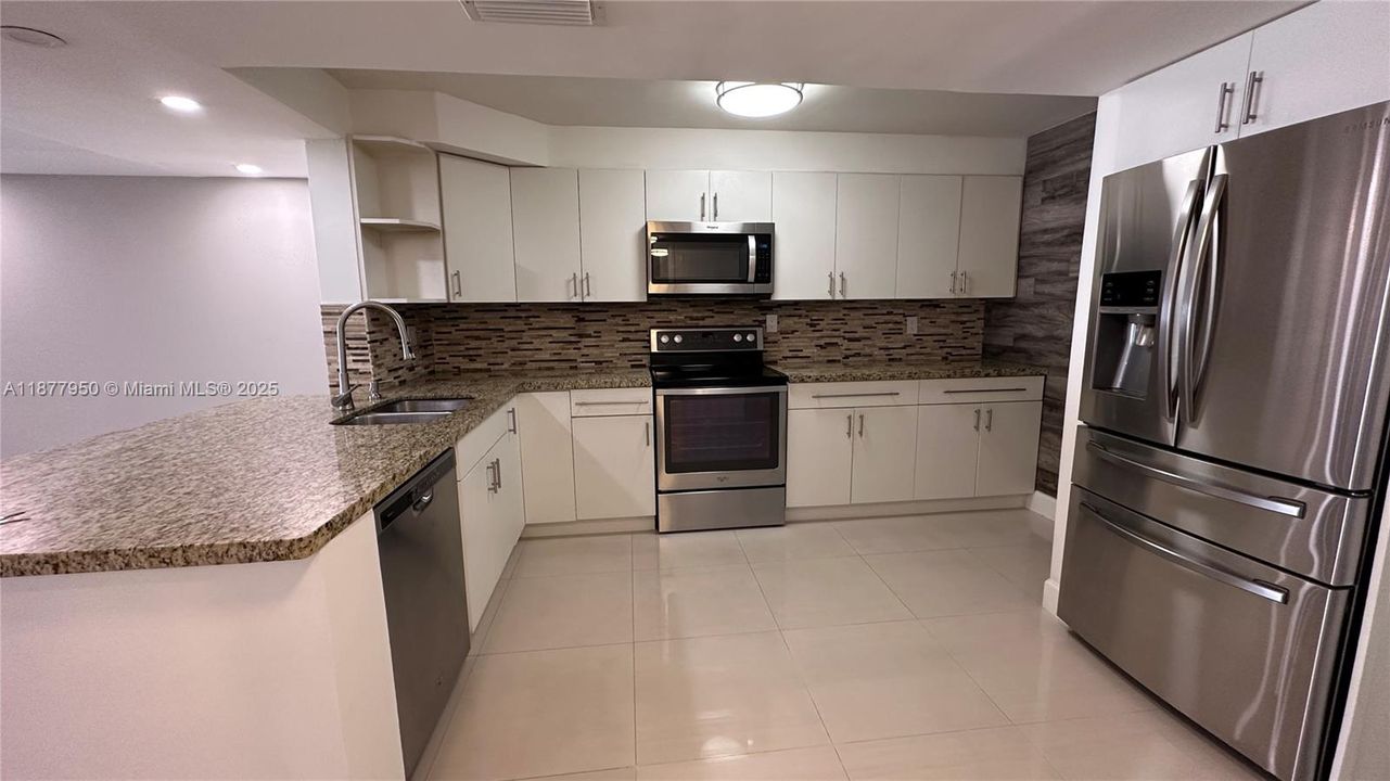 Недавно арендовано: $3,400 (3 спален, 2 ванн, 1714 Квадратных фут)