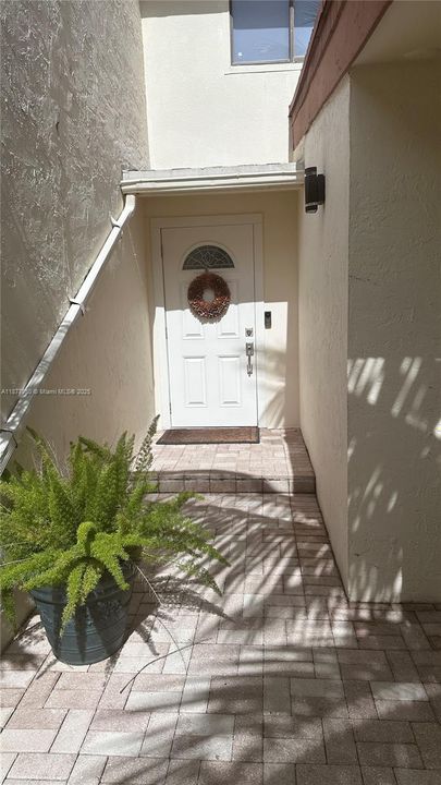 Недавно арендовано: $3,400 (3 спален, 2 ванн, 1714 Квадратных фут)