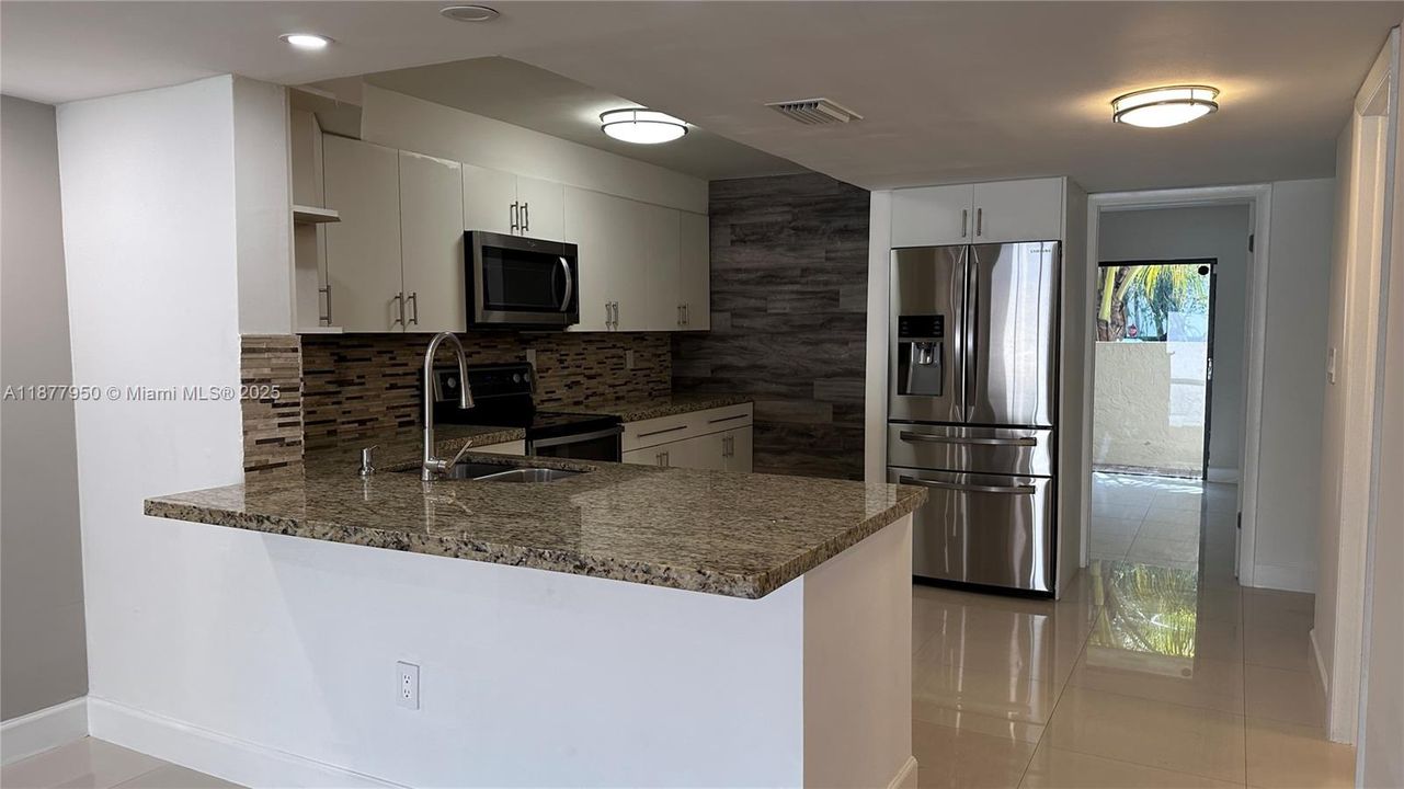 Недавно арендовано: $3,400 (3 спален, 2 ванн, 1714 Квадратных фут)