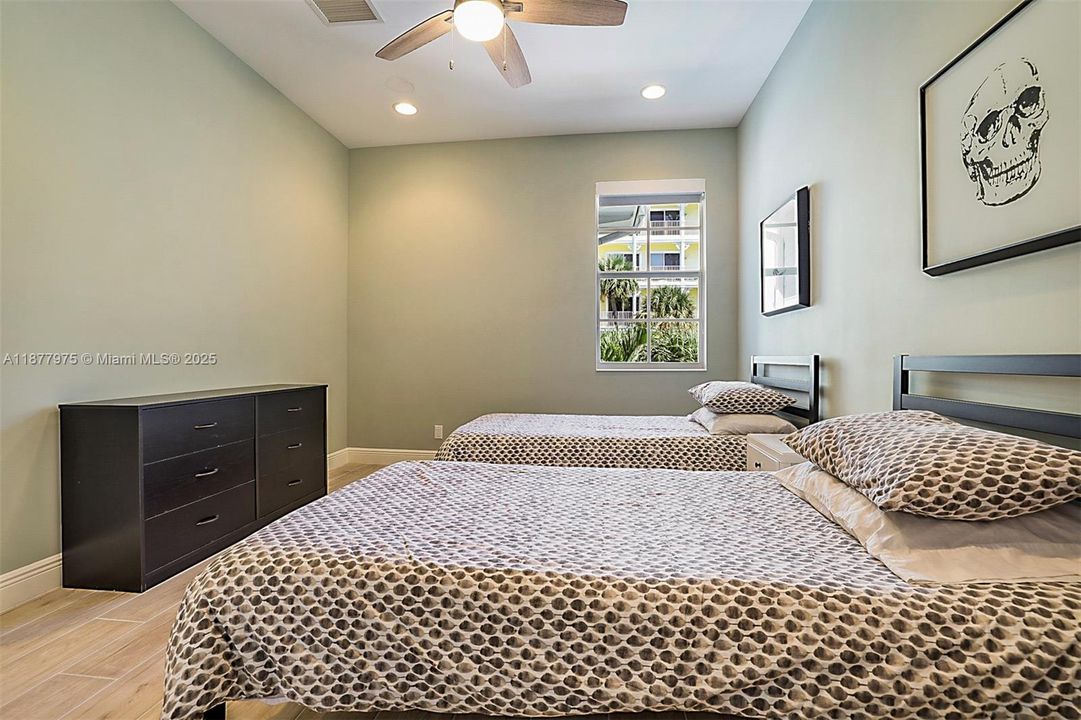 En Venta: $1,190,000 (3 camas, 2 baños, 1995 Pies cuadrados)