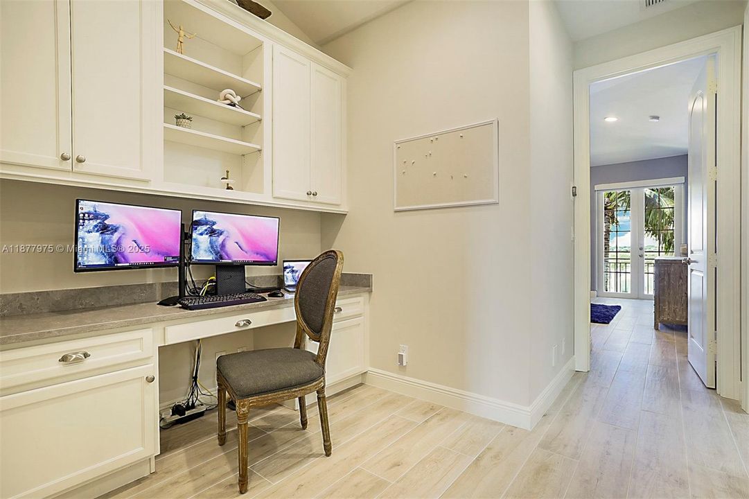 En Venta: $1,190,000 (3 camas, 2 baños, 1995 Pies cuadrados)