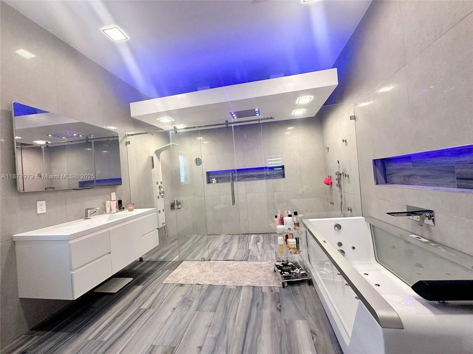 Active With Contract: $849,999 (4 beds, 3 baths, 1909 Square Feet)