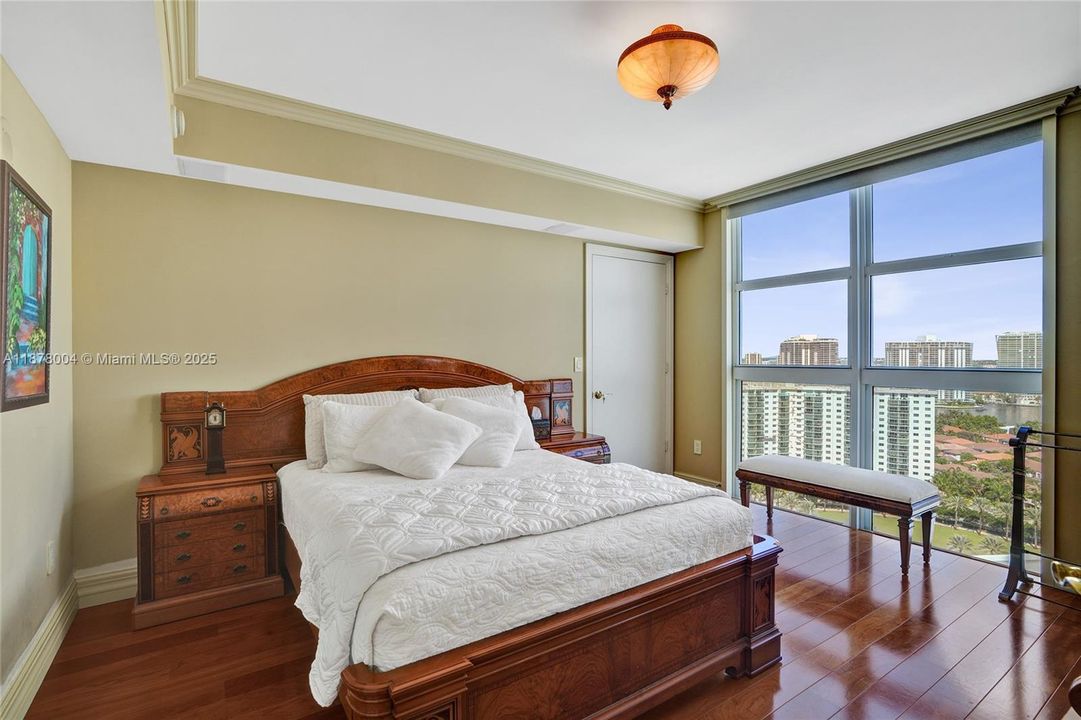 For Sale: $2,500,000 (3 beds, 4 baths, 2665 Square Feet)