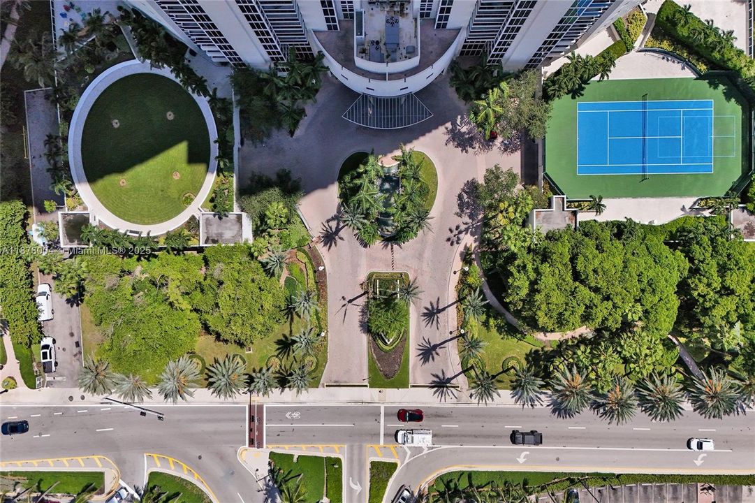 For Sale: $2,500,000 (3 beds, 4 baths, 2665 Square Feet)