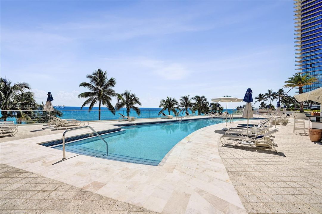 For Sale: $2,500,000 (3 beds, 4 baths, 2665 Square Feet)