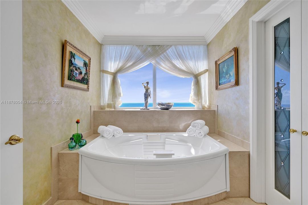 For Sale: $2,500,000 (3 beds, 4 baths, 2665 Square Feet)