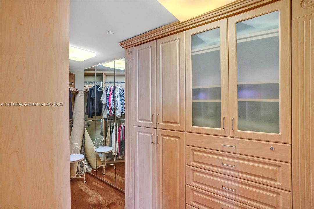 For Sale: $2,500,000 (3 beds, 4 baths, 2665 Square Feet)