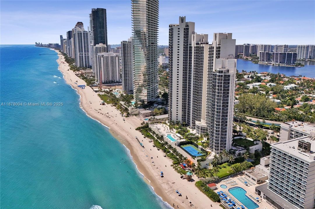 For Sale: $2,500,000 (3 beds, 4 baths, 2665 Square Feet)