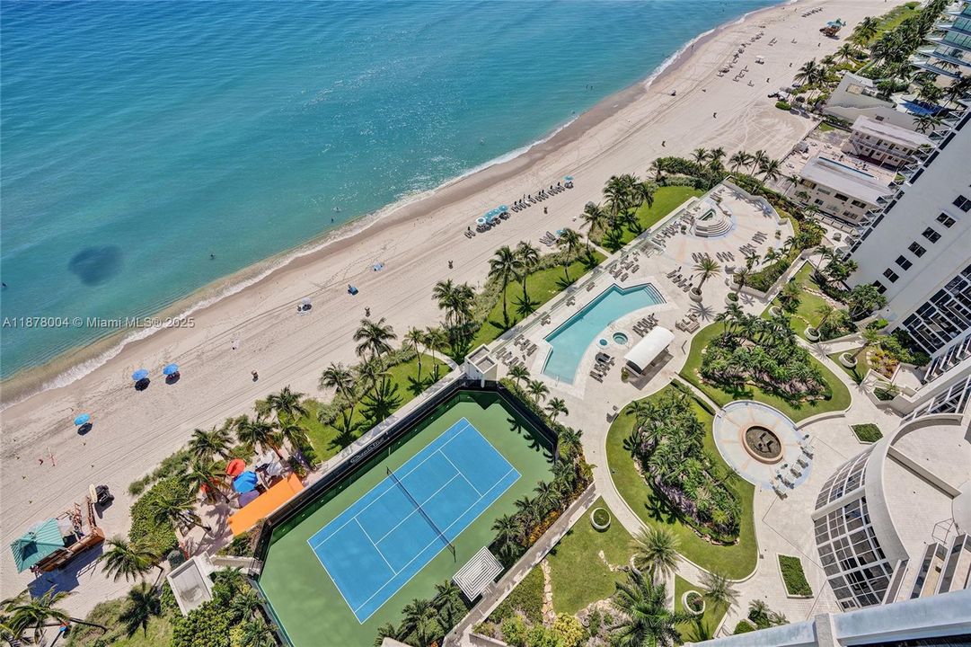 For Sale: $2,500,000 (3 beds, 4 baths, 2665 Square Feet)