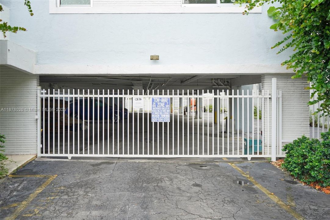 For Sale: $260,000 (0 beds, 1 baths, 423 Square Feet)