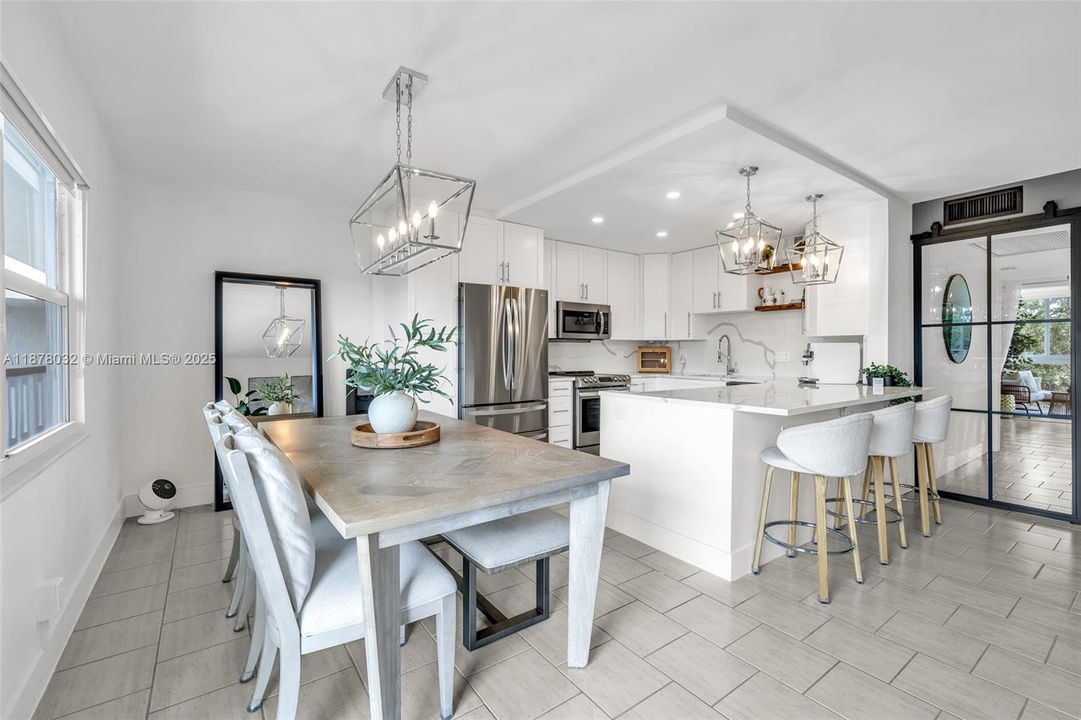 Active With Contract: $319,000 (2 beds, 2 baths, 1000 Square Feet)