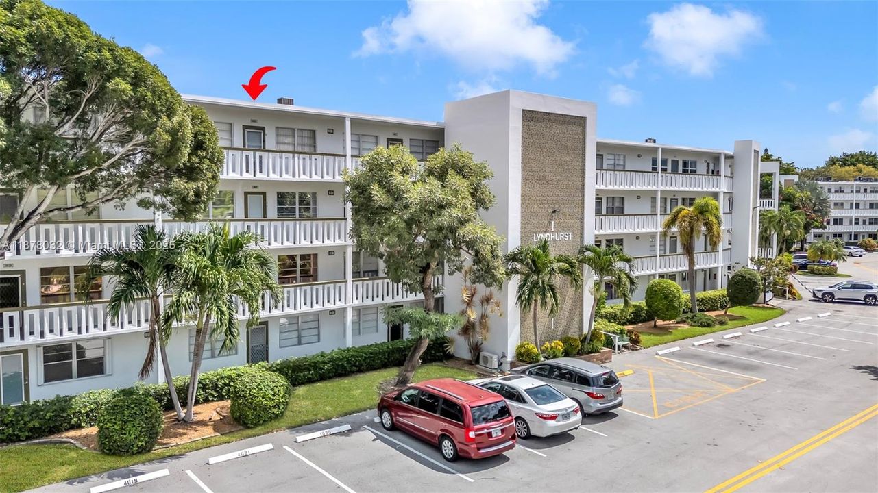 Active With Contract: $319,000 (2 beds, 2 baths, 1000 Square Feet)