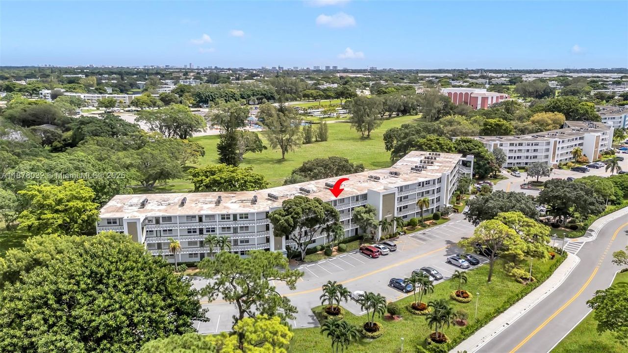 Active With Contract: $319,000 (2 beds, 2 baths, 1000 Square Feet)