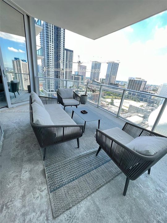 Recientemente alquilado: $5,250 (1 camas, 2 baños, 1173 Pies cuadrados)