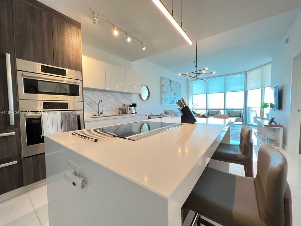 Recientemente alquilado: $5,250 (1 camas, 2 baños, 1173 Pies cuadrados)