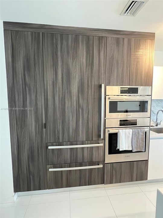 Recientemente alquilado: $5,250 (1 camas, 2 baños, 1173 Pies cuadrados)