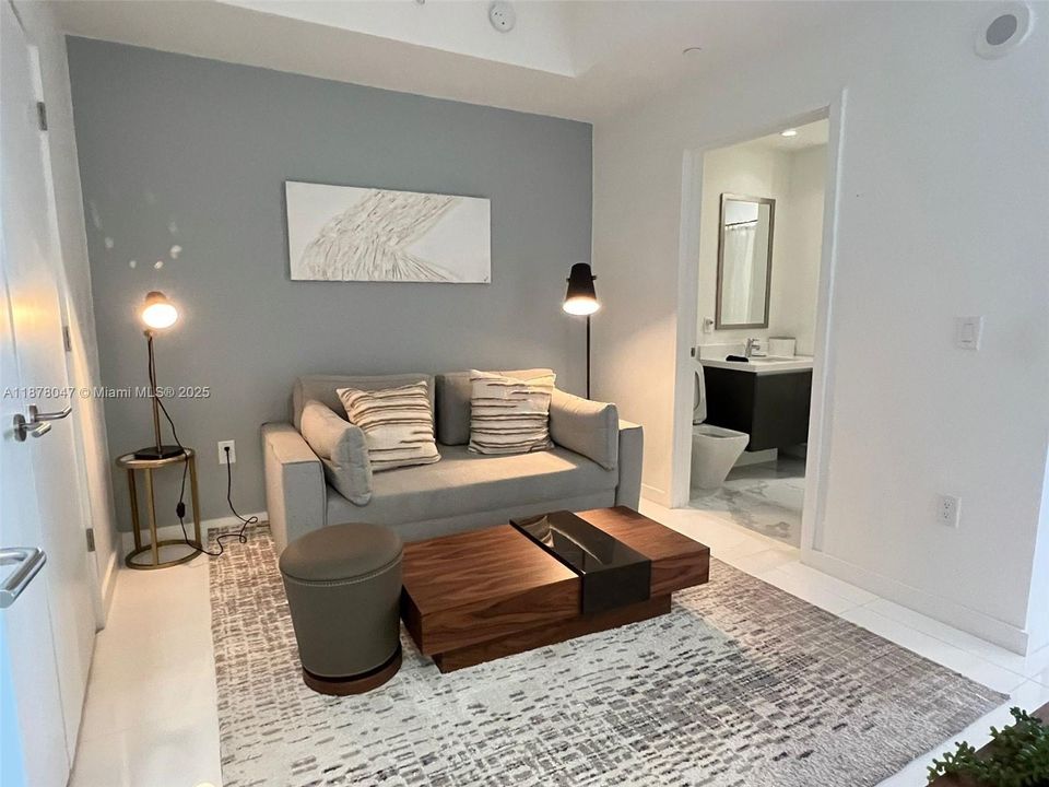 Recientemente alquilado: $5,250 (1 camas, 2 baños, 1173 Pies cuadrados)