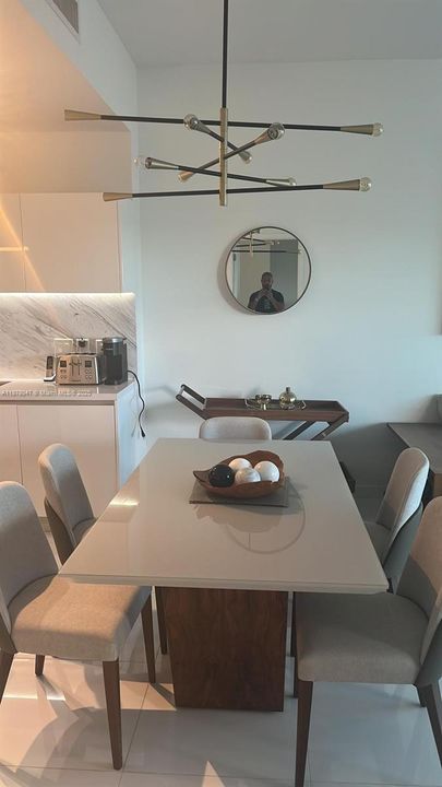 Recientemente alquilado: $5,250 (1 camas, 2 baños, 1173 Pies cuadrados)