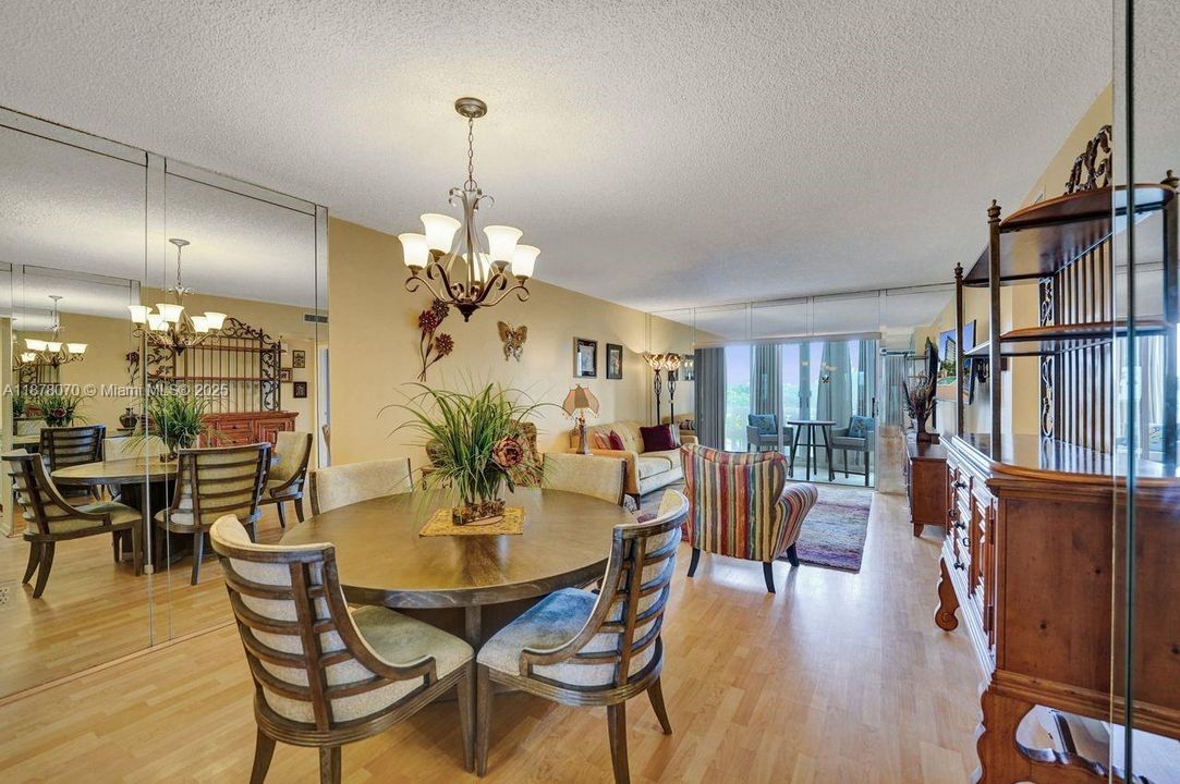 For Sale: $149,900 (1 beds, 1 baths, 844 Square Feet)