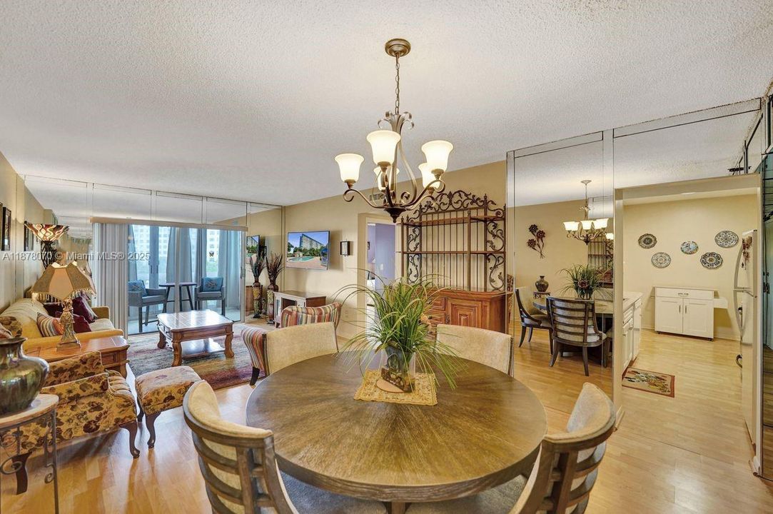 For Sale: $149,900 (1 beds, 1 baths, 844 Square Feet)