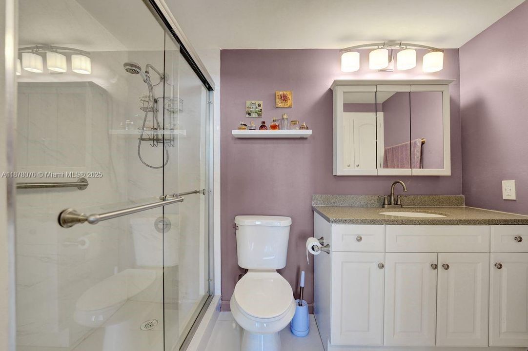 For Sale: $149,900 (1 beds, 1 baths, 844 Square Feet)