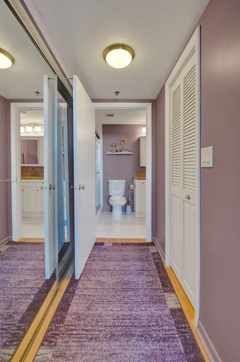 For Sale: $149,900 (1 beds, 1 baths, 844 Square Feet)