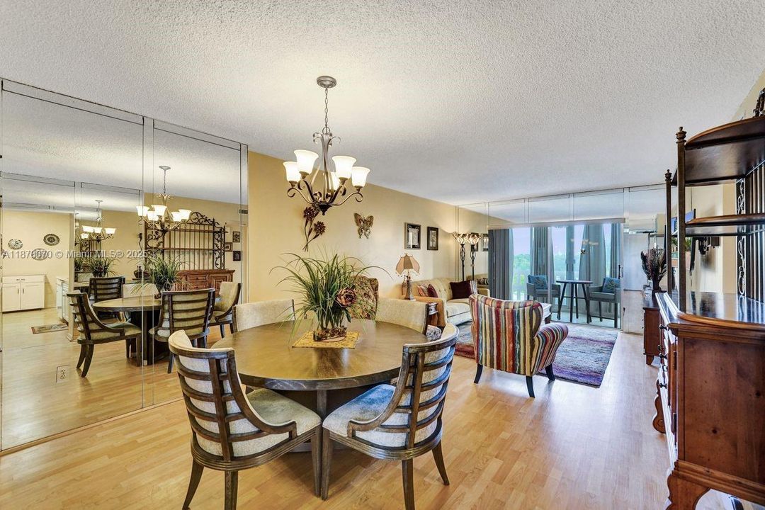 For Sale: $149,900 (1 beds, 1 baths, 844 Square Feet)