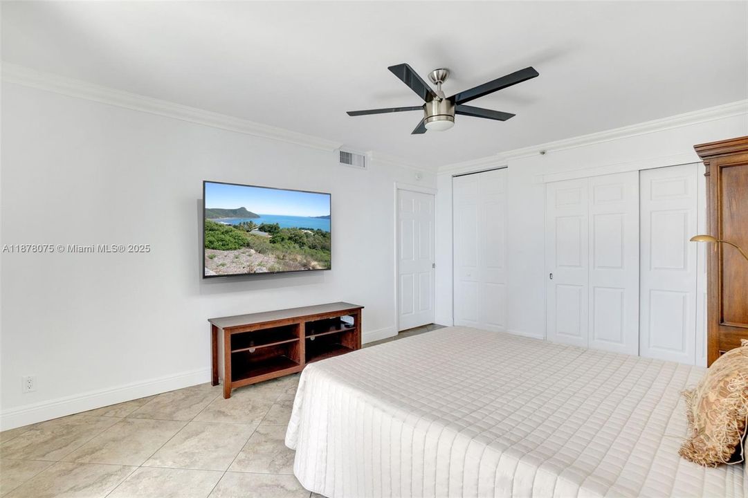 For Sale: $699,900 (2 beds, 2 baths, 1530 Square Feet)