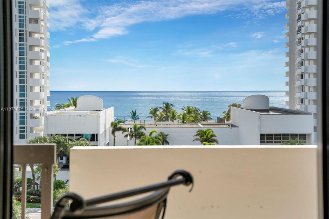 For Sale: $699,900 (2 beds, 2 baths, 1530 Square Feet)