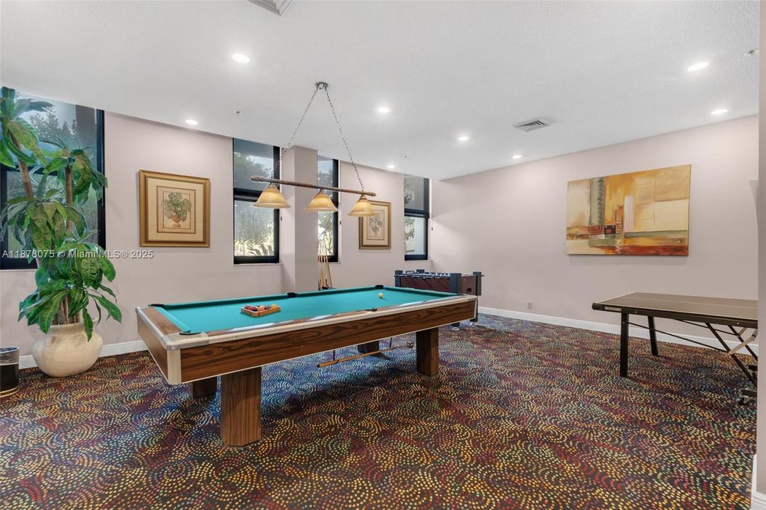 For Sale: $699,900 (2 beds, 2 baths, 1530 Square Feet)