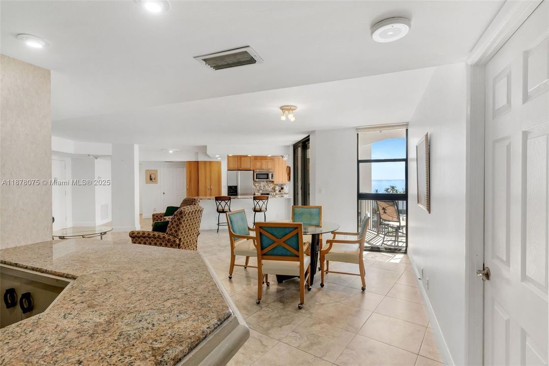 For Sale: $699,900 (2 beds, 2 baths, 1530 Square Feet)