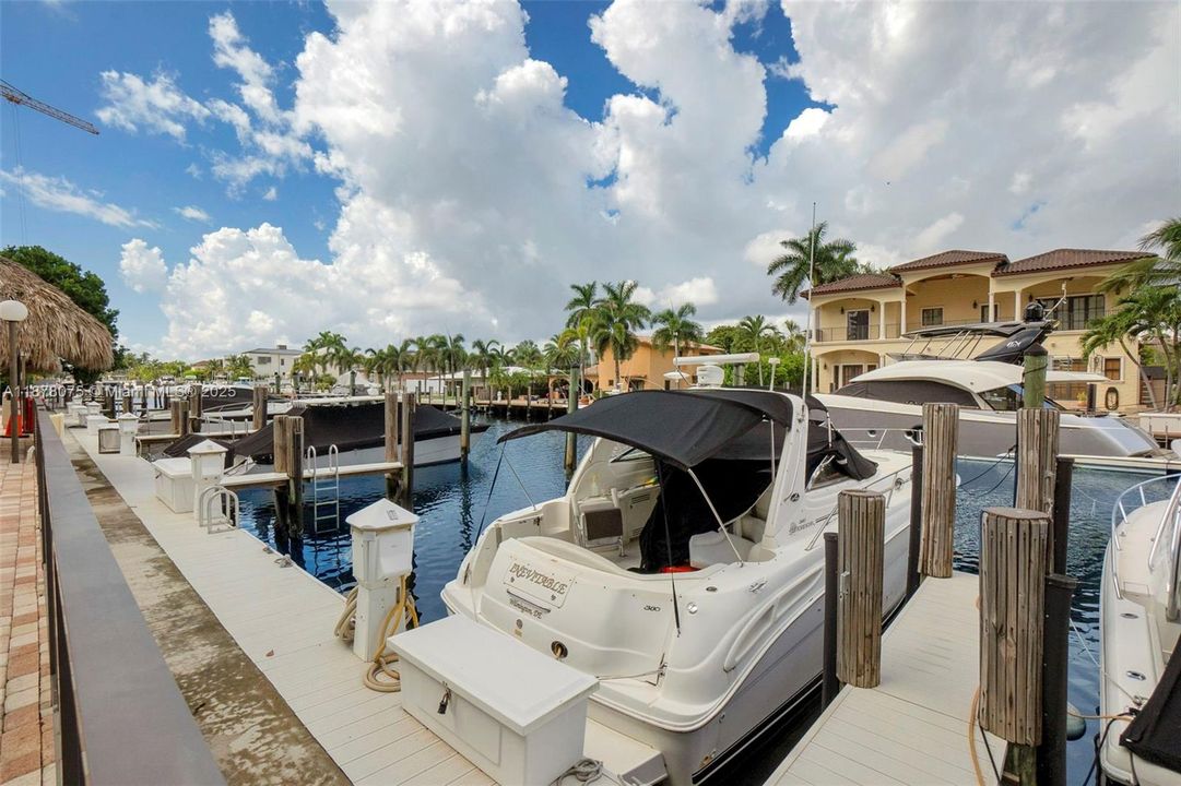 For Sale: $699,900 (2 beds, 2 baths, 1530 Square Feet)