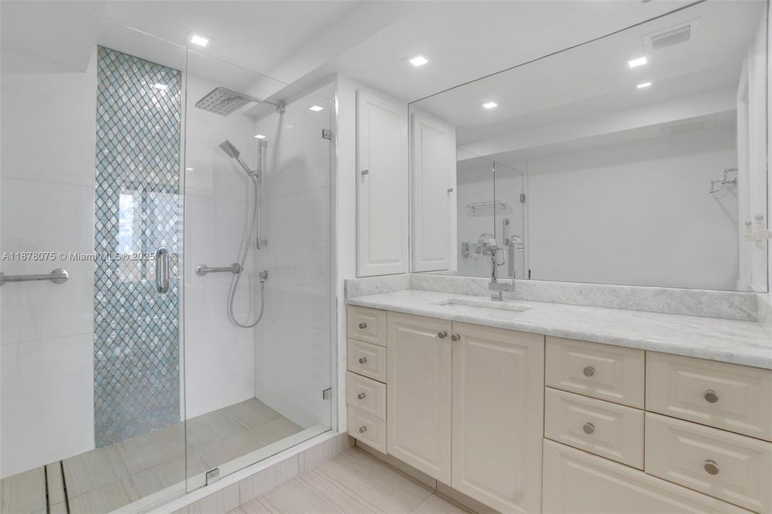 For Sale: $699,900 (2 beds, 2 baths, 1530 Square Feet)