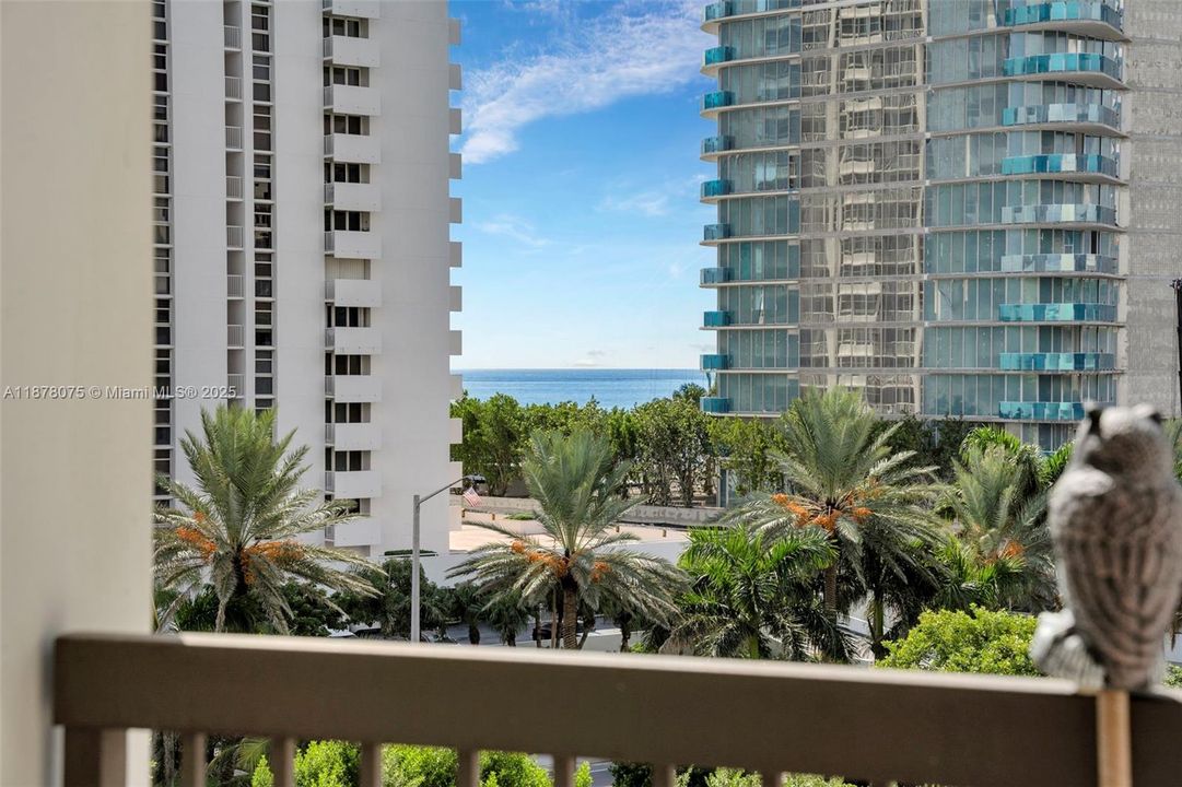 For Sale: $699,900 (2 beds, 2 baths, 1530 Square Feet)