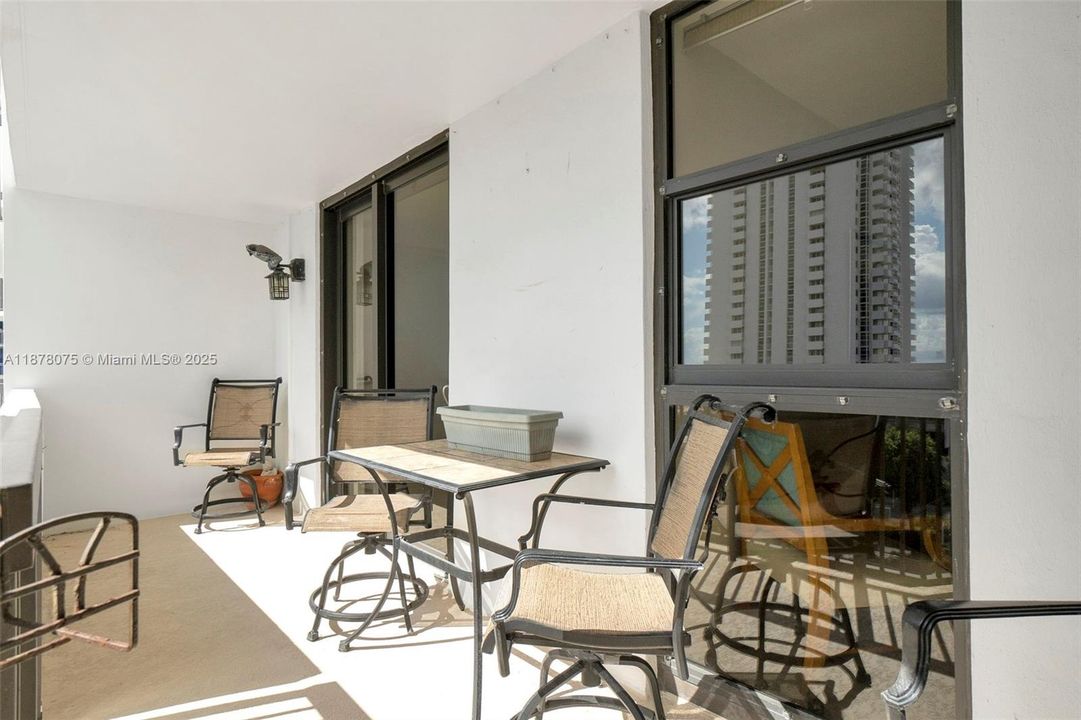 For Sale: $699,900 (2 beds, 2 baths, 1530 Square Feet)