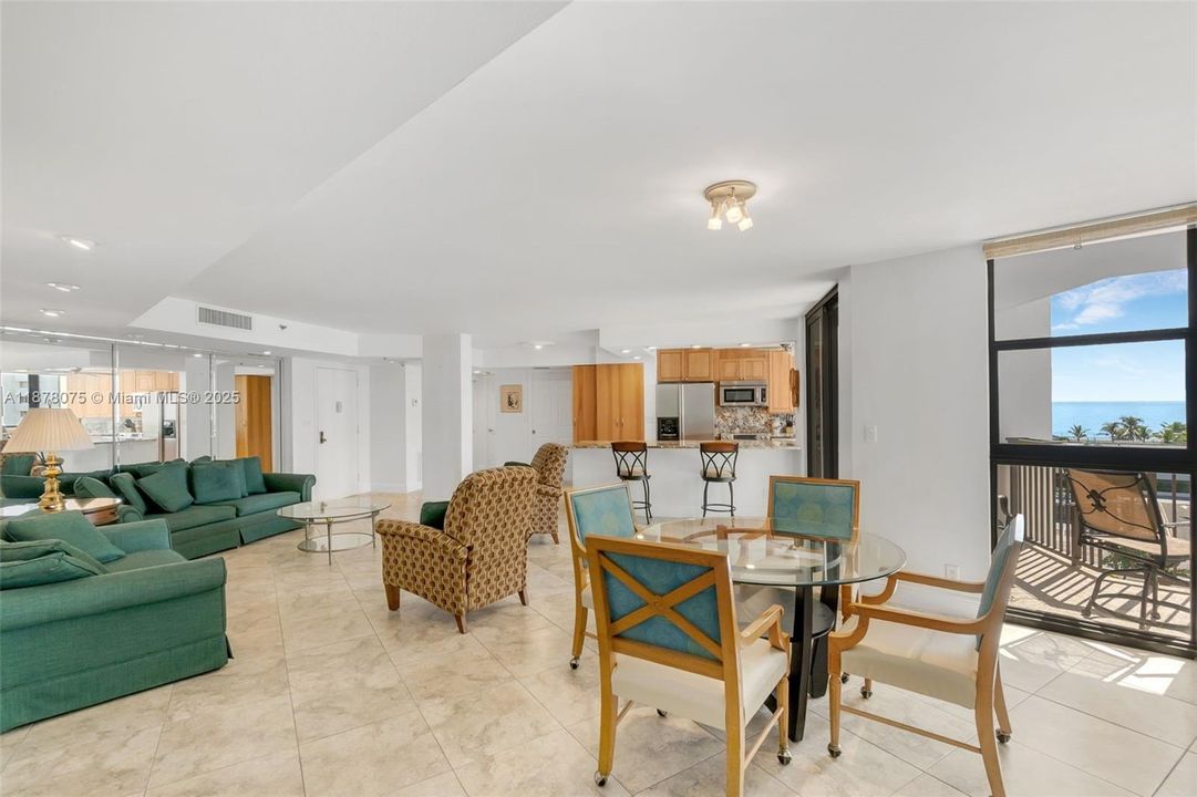For Sale: $699,900 (2 beds, 2 baths, 1530 Square Feet)