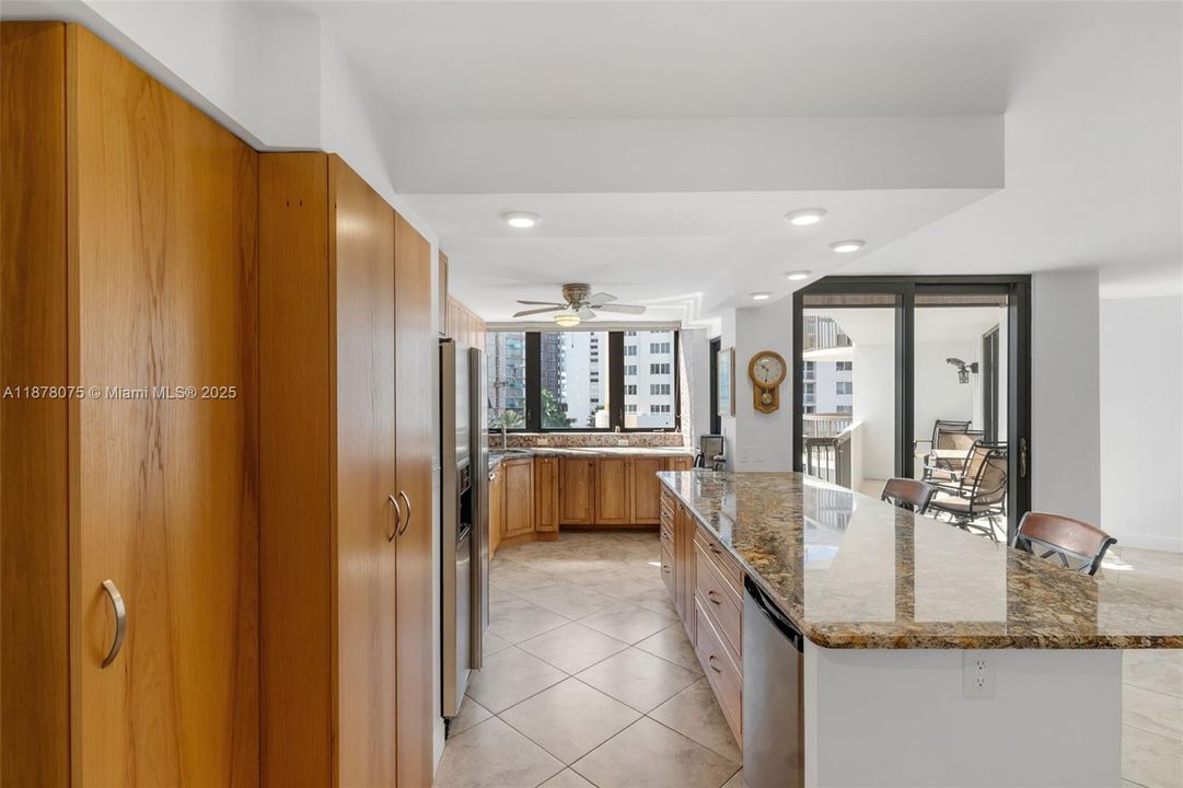 For Sale: $699,900 (2 beds, 2 baths, 1530 Square Feet)