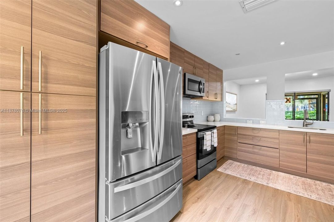 For Sale: $365,000 (3 beds, 2 baths, 1610 Square Feet)