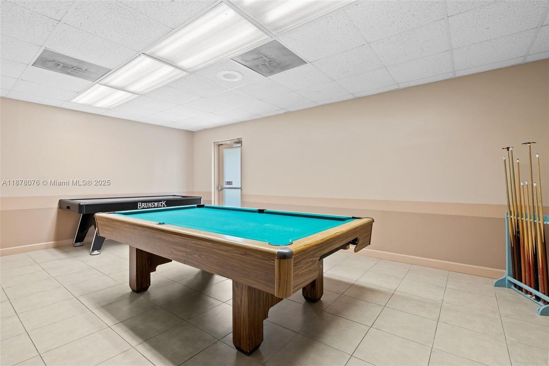 For Sale: $365,000 (3 beds, 2 baths, 1610 Square Feet)