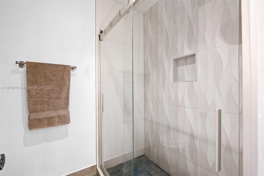 For Sale: $365,000 (3 beds, 2 baths, 1610 Square Feet)