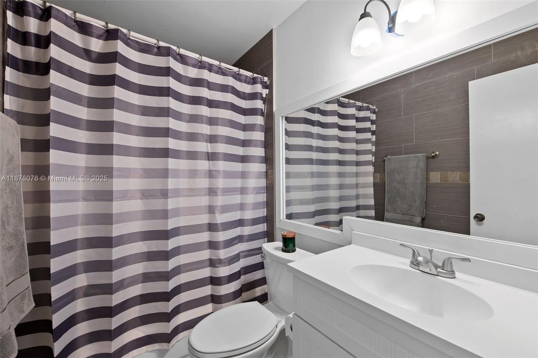 For Sale: $365,000 (3 beds, 2 baths, 1610 Square Feet)