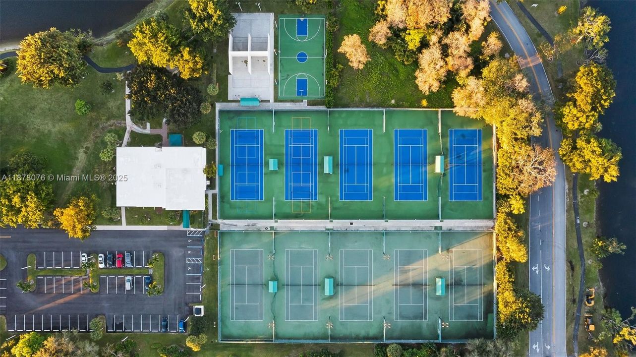 For Sale: $365,000 (3 beds, 2 baths, 1610 Square Feet)