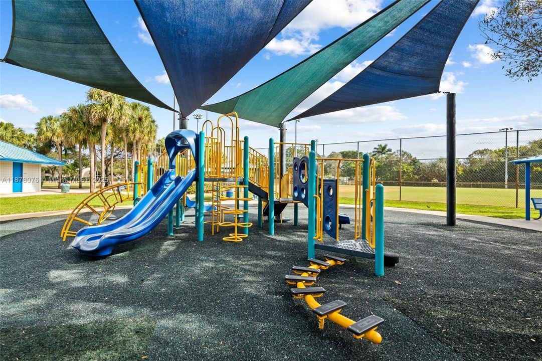 For Sale: $365,000 (3 beds, 2 baths, 1610 Square Feet)