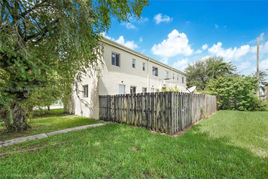 待售: $199,900 (4 贝兹, 2 浴室, 1410 平方英尺)