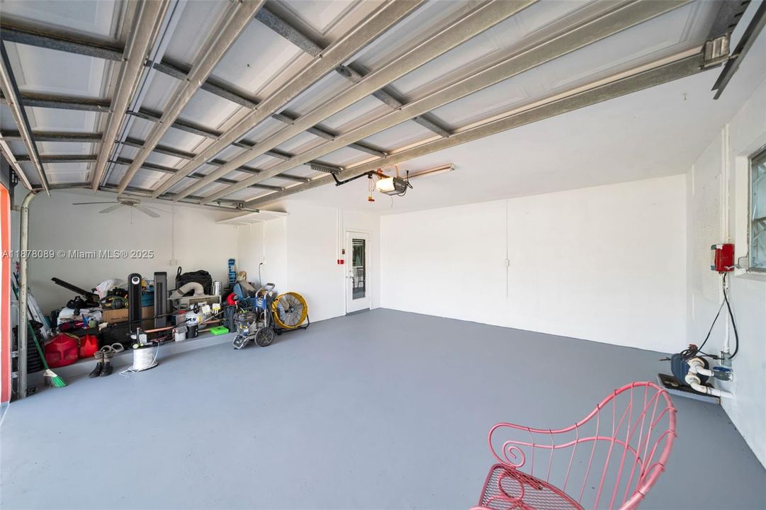 Vendido Recientemente: $344,900 (3 camas, 2 baños, 1931 Pies cuadrados)