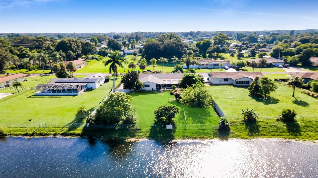 Vendido Recientemente: $344,900 (3 camas, 2 baños, 1931 Pies cuadrados)