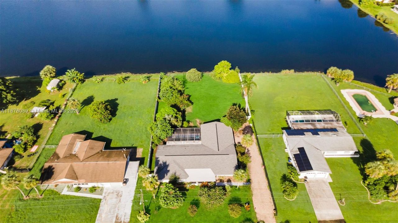 Vendido Recientemente: $344,900 (3 camas, 2 baños, 1931 Pies cuadrados)