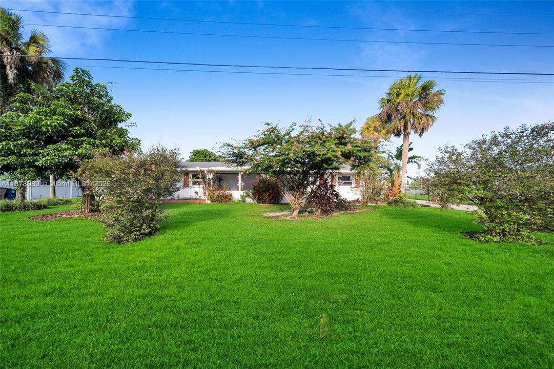 Vendido Recientemente: $344,900 (3 camas, 2 baños, 1931 Pies cuadrados)