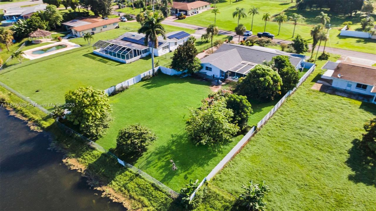 Vendido Recientemente: $344,900 (3 camas, 2 baños, 1931 Pies cuadrados)